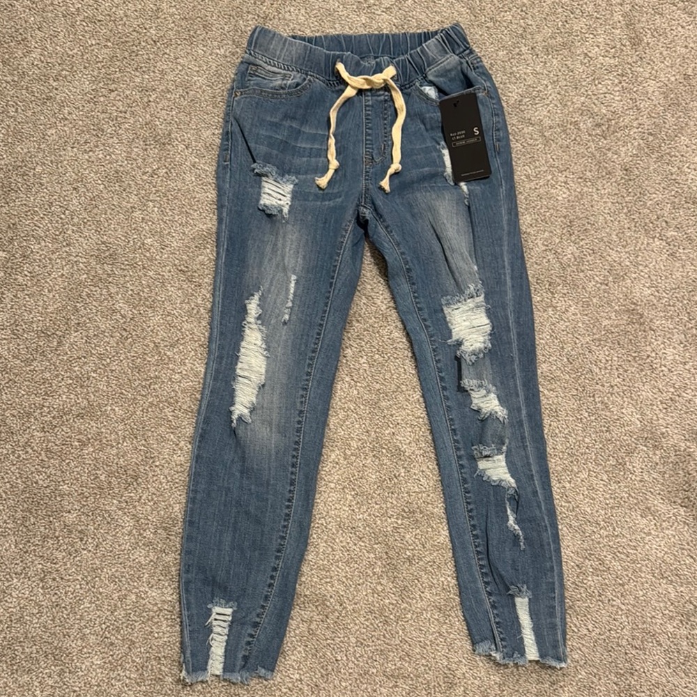41. NWT- Twiin Sisters Los Angeles Blue Jeans